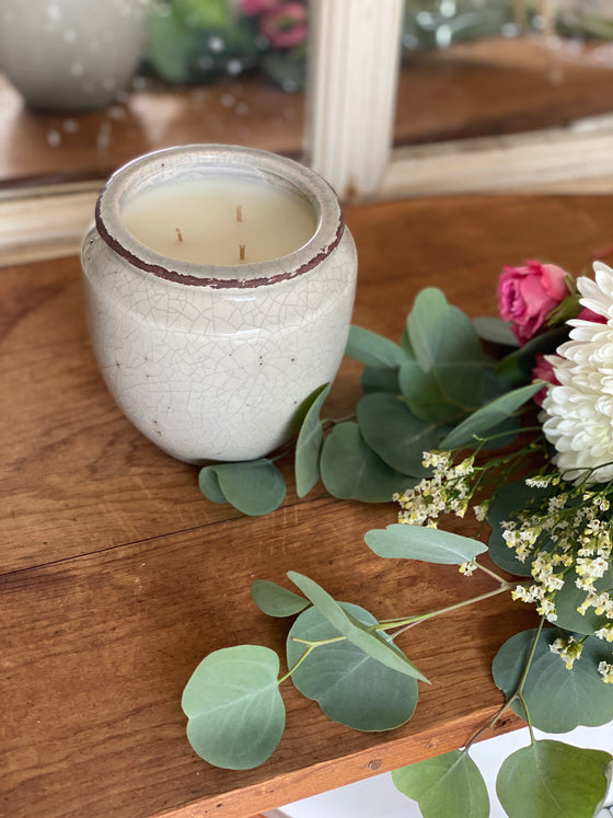 Distressed Vase Candle